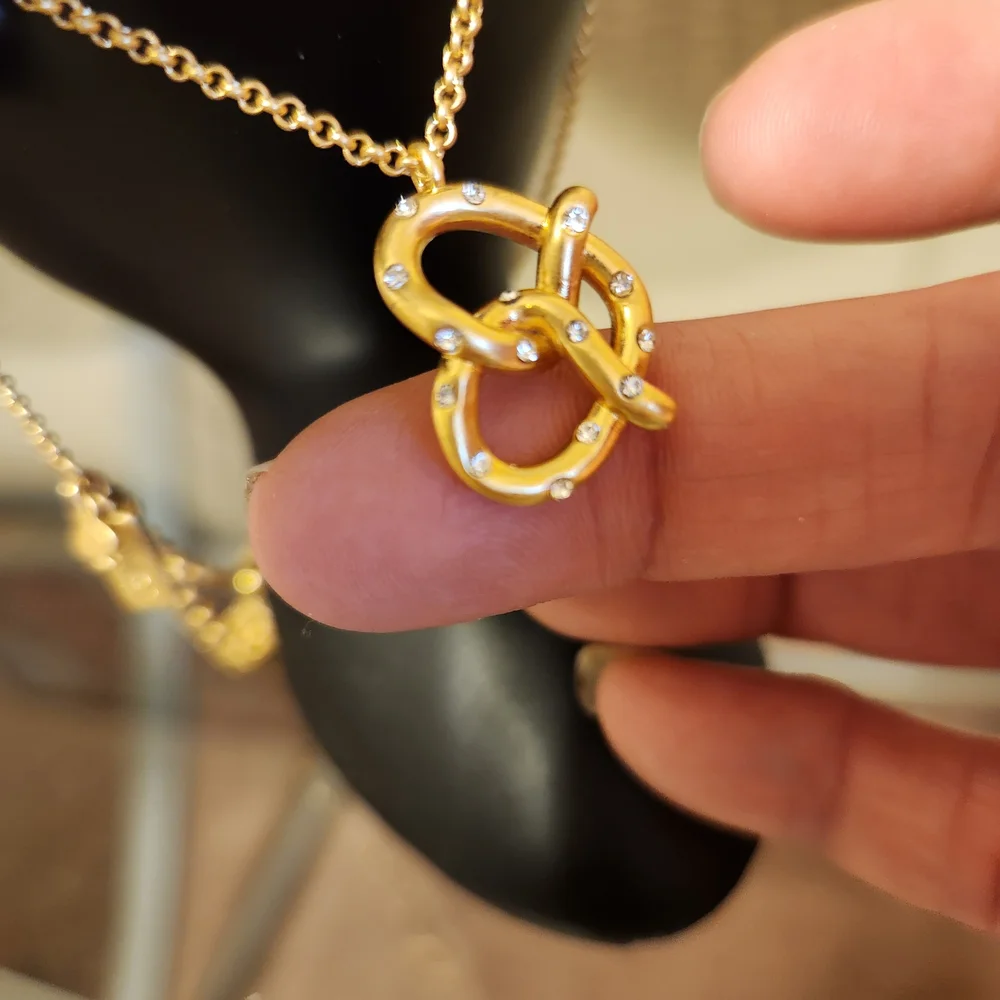Kate Spade Gold Knot Necklace NWOT - Picture 2 of 5
